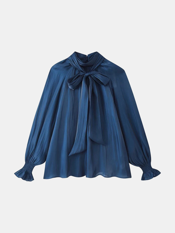 Blusa con lazo azul marino