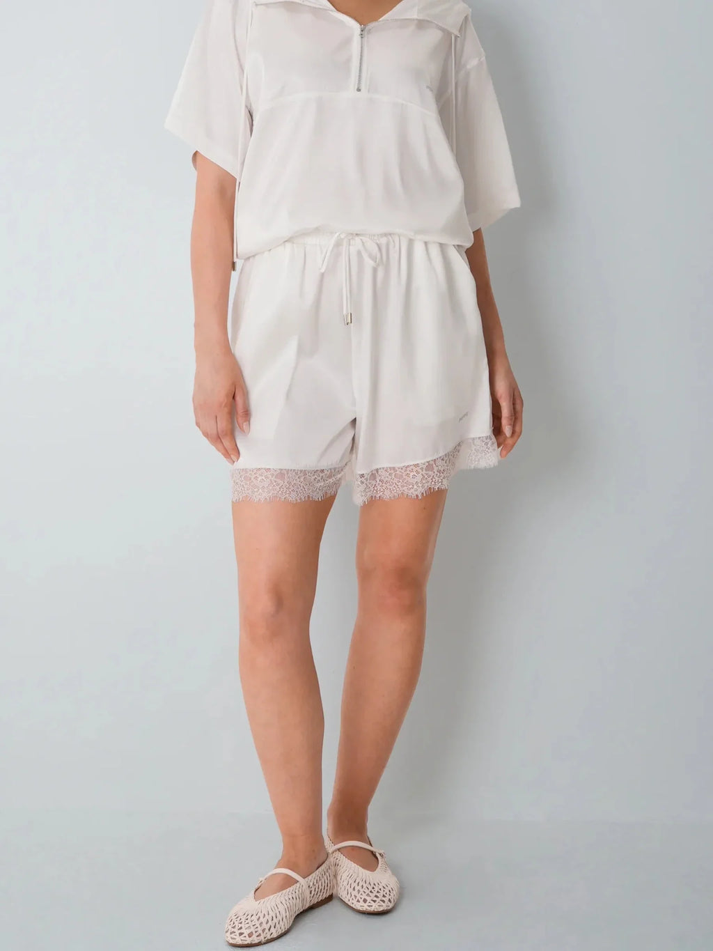 Pantalón corto FreshWave™ con control de olores, tacto sedoso y fresco y ribete de encaje
