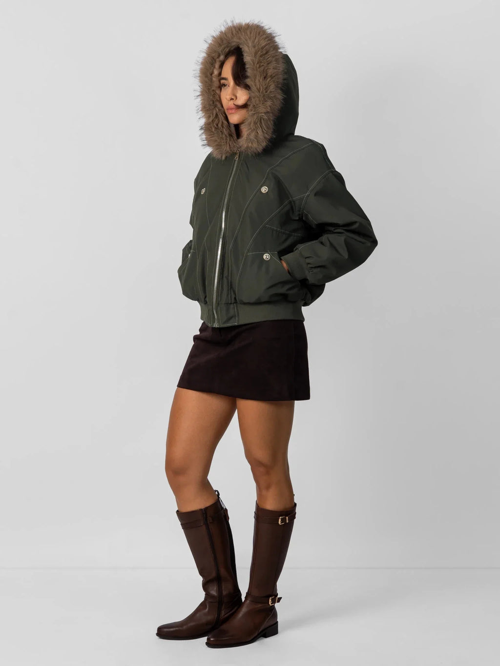 Chaqueta bomber WarmCore™ con forro y ribete de piel sintética