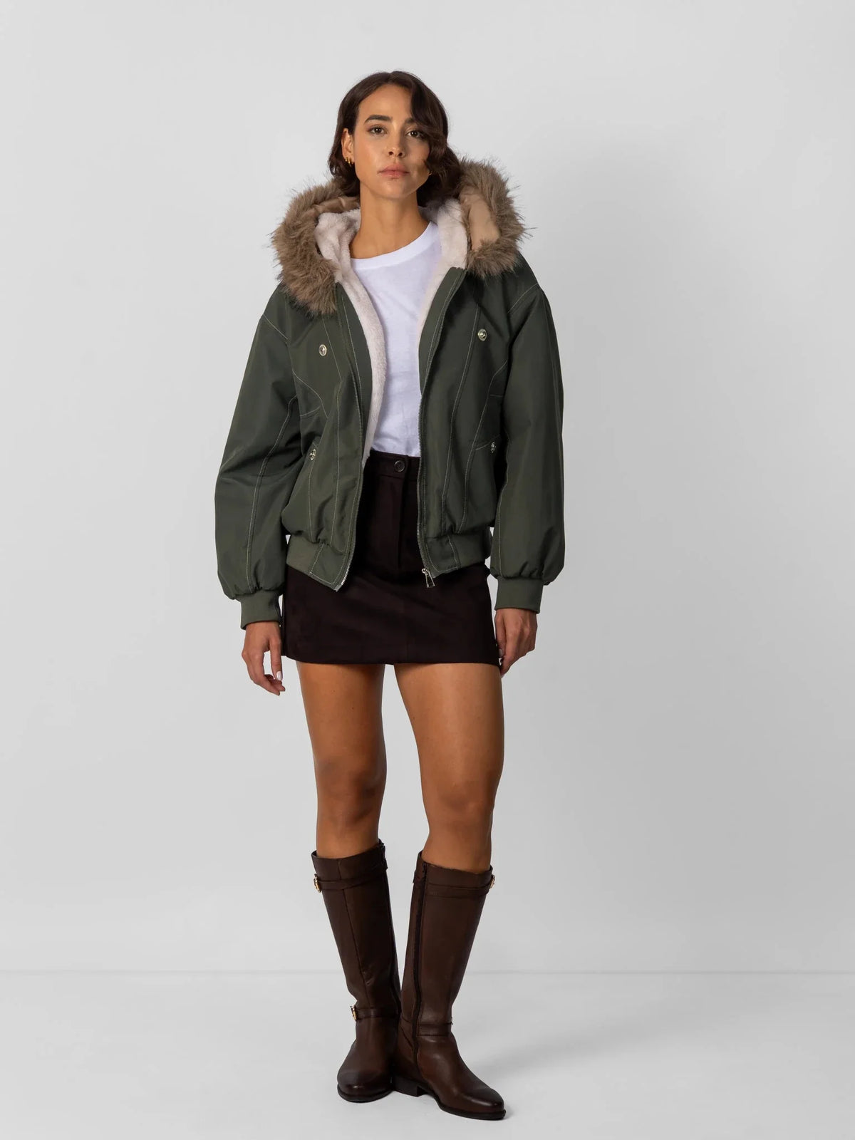 Chaqueta bomber WarmCore™ con forro y ribete de piel sintética