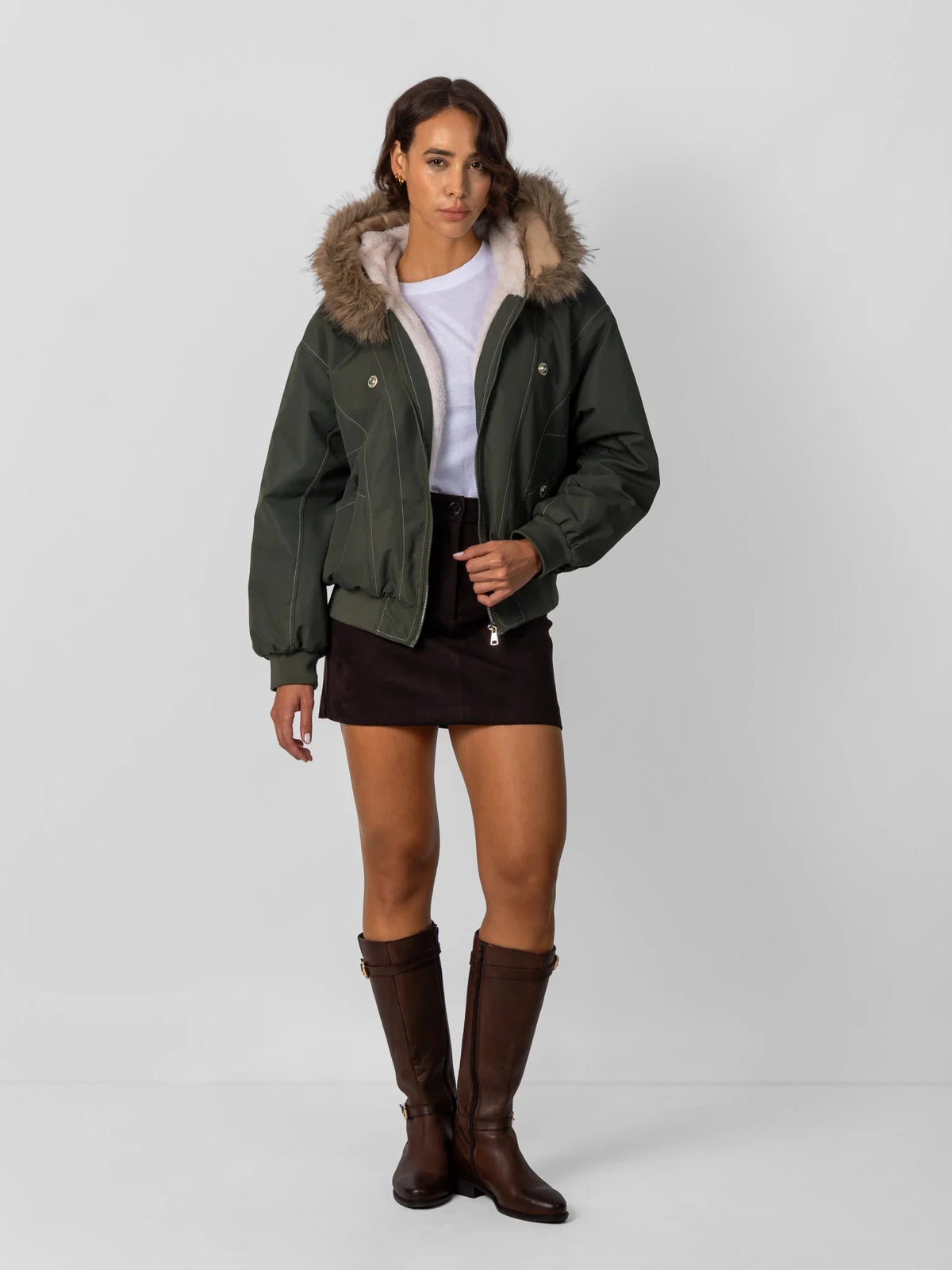 Chaqueta bomber WarmCore™ con forro y ribete de piel sintética